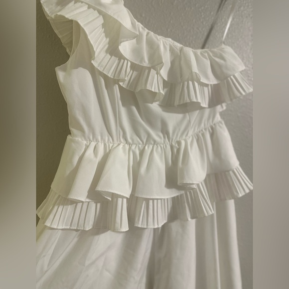 DO+BE White One-Shoulder Ruffle Romper - Picture 5 of 13